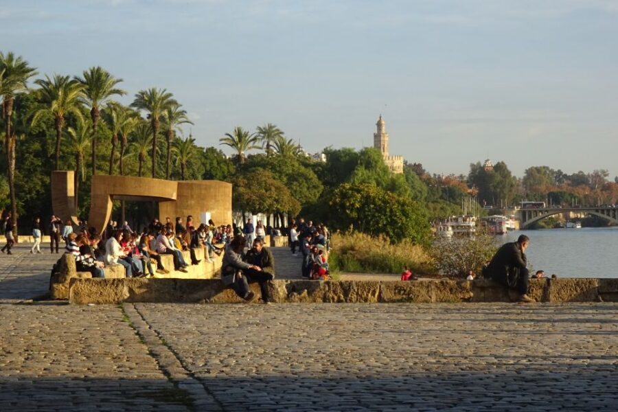 Seville: 2.5-Hour Evening Electric Bike Tour - Rolling through Maria Luisa Park before the big-photo moments