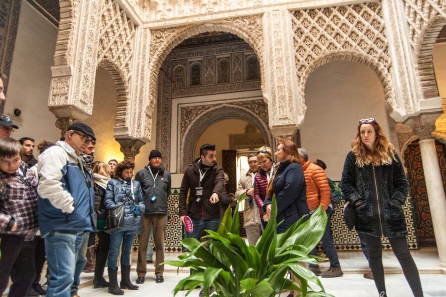 Seville: Alcázar and Cathedral Entry Ticket and Guided Tour - Climbing the Giralda after the tour for the best payoff