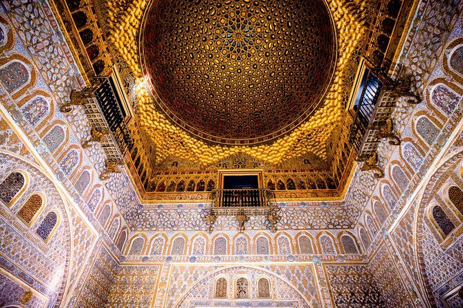 Seville Alcazar, Cathedral and Giralda Skip-The-Line Guided Tour - Meeting at the Alcázar and how the walk usually flows