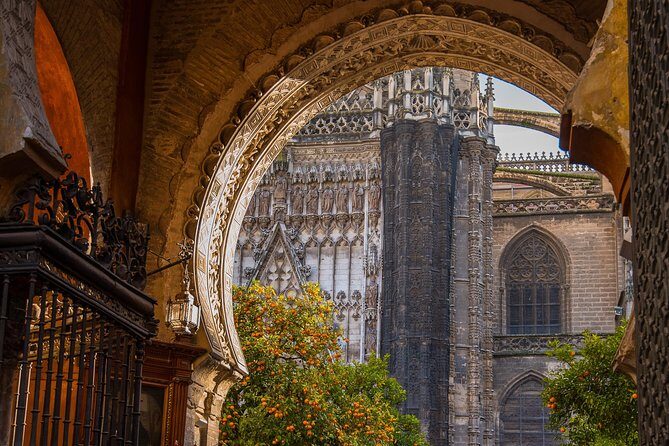 Seville Alcazar, Cathedral and Giralda Skip-The-Line Guided Tour - Along the way: why headsets and small groups matter