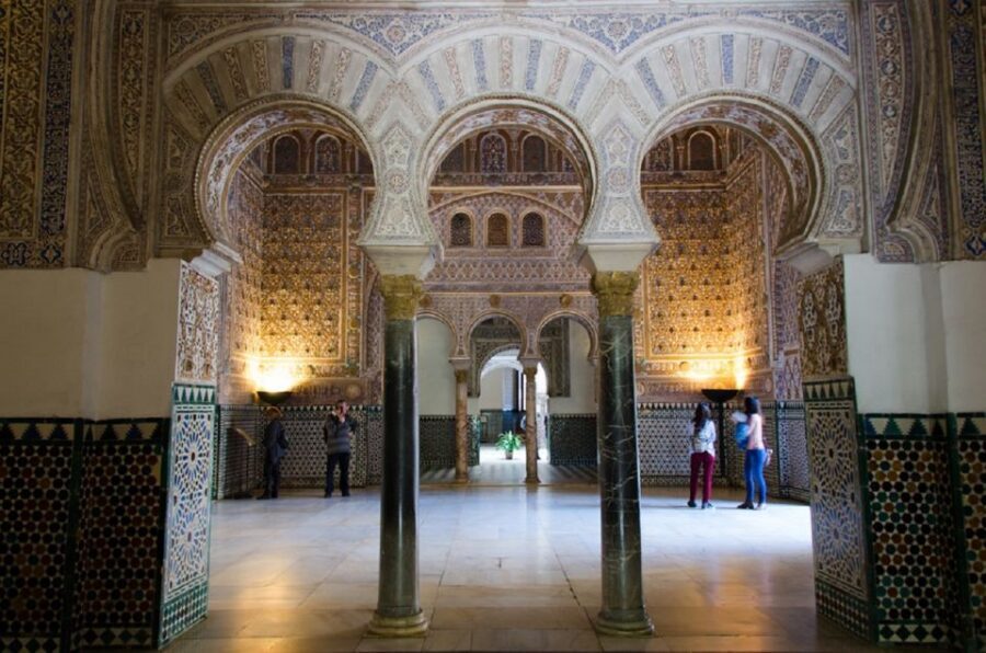 Seville: Alcázar, Cathedral & Giralda Fast Track Guided Tour - Quick Tips to Make the Day Easier