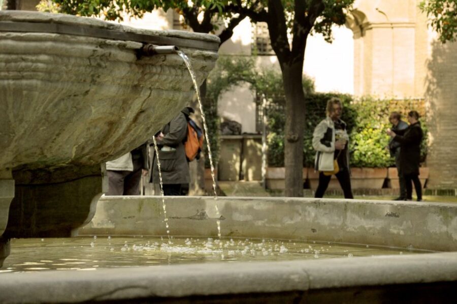 Seville: Alcazar & Cathedral Skip-the-Line Guided Tour - Why Seville’s Alcázar and Cathedral combo is such good value
