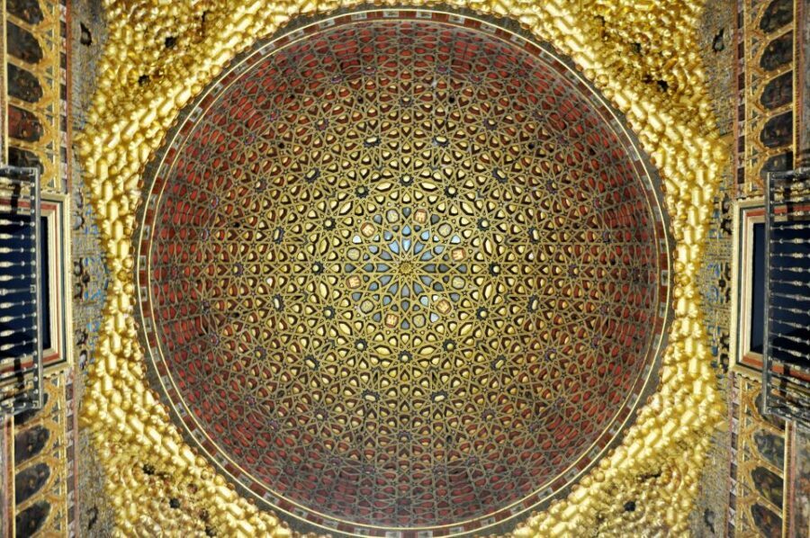 Seville: Alcazar & Cathedral Skip-the-Line Guided Tour - Climbing the Giralda for real city views