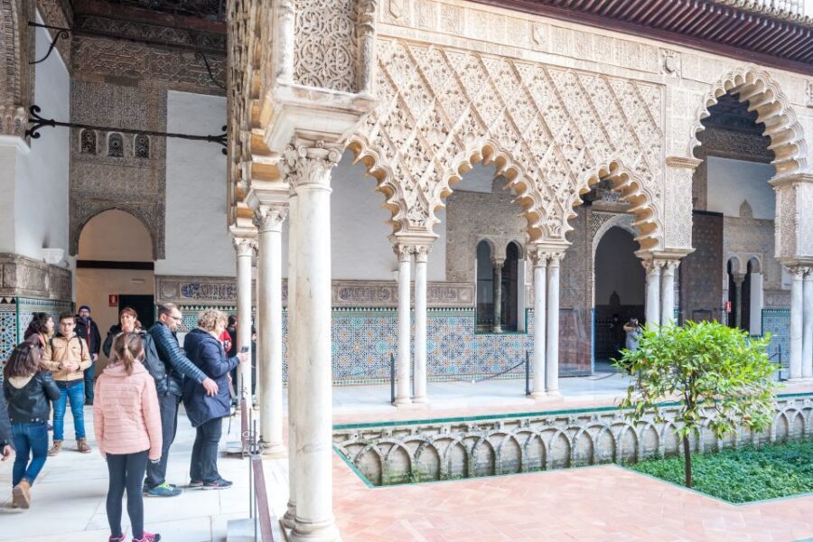 Seville: Alcázar Guided Tour - Alcázar Gardens with global plants (and the one thing to watch for)