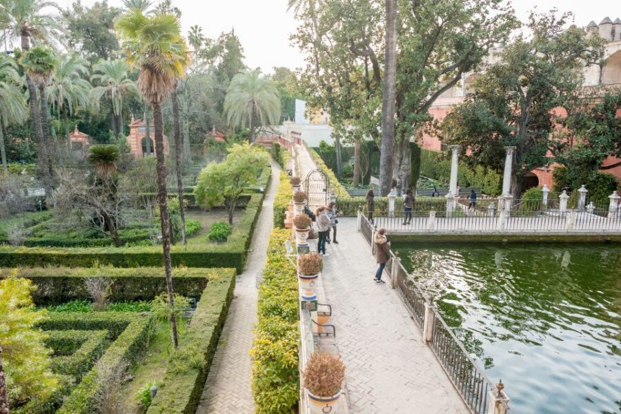 Seville: Alcazar Guided Tour with Entrance - Who this tour suits best (and who should choose something else)