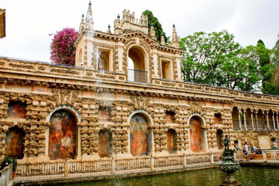 Seville: Alcazar Skip-the-Line Guided Tour with Tickets - Headsets, crowd control, and guide pacing
