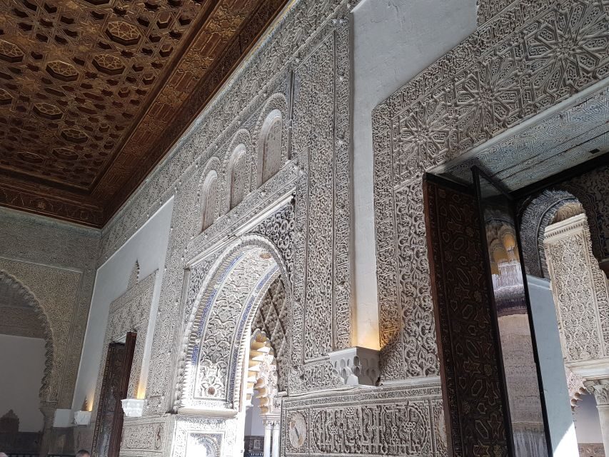 Seville: Alcázar Tour with Tickets Included - Best time to go: evening access can feel calmer