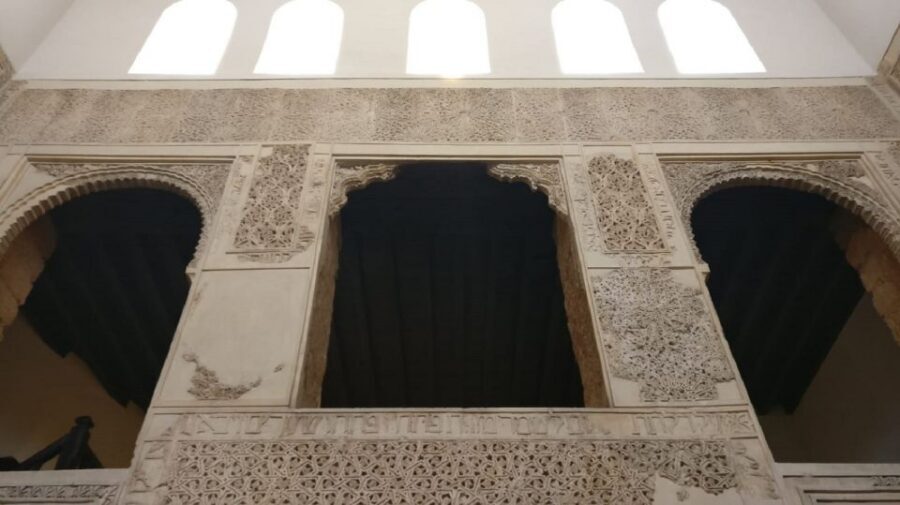Seville: Alcázar Tour with Tickets Included - Baños de Doña María de Padilla and the palace’s hidden plumbing