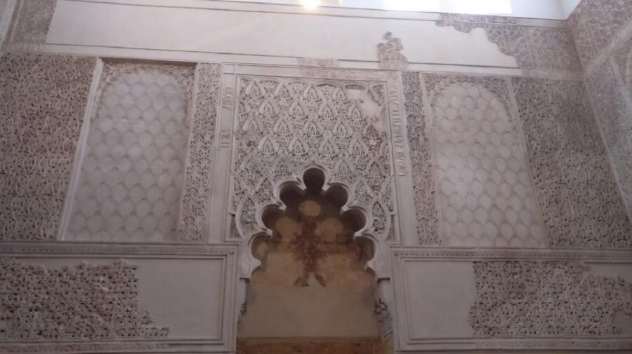 Seville: Alcázar Tour with Tickets Included - The story behind the walls: from Abd Al-Rahman III to monarchs