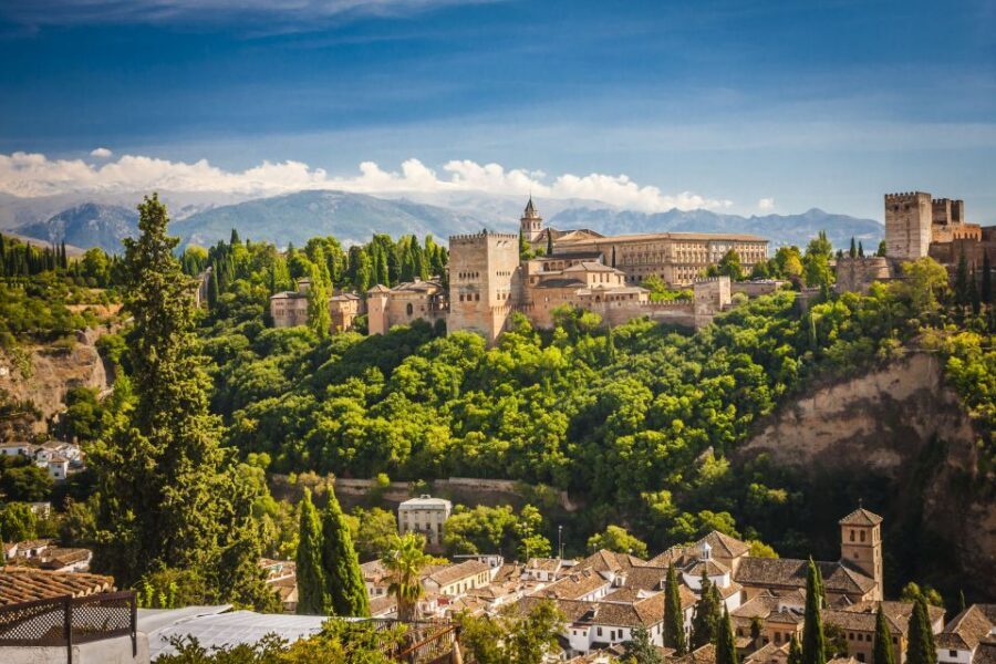 Seville: Alhambra Day Trip with Guide & Nasrid Palaces Entry - Why this Alhambra day trip from Seville is a smart shortcut