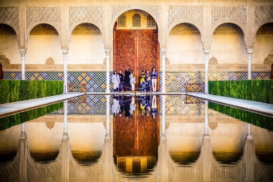 Seville: Alhambra Day Trip with Guide & Nasrid Palaces Entry - Managing a 10-hour schedule without burning out