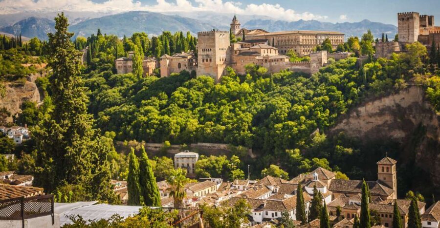 Seville: Alhambra Day Trip with Guide & Nasrid Palaces Entry - What to bring, and what will get you stopped