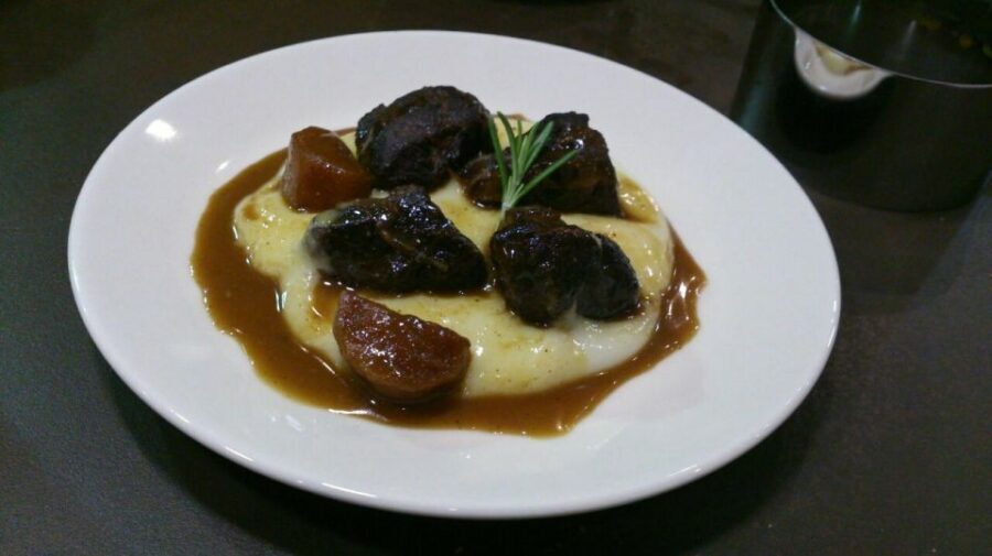 Seville: Andalusian Tapas Class - Triana Market is the smart setting for Andalusian tapas
