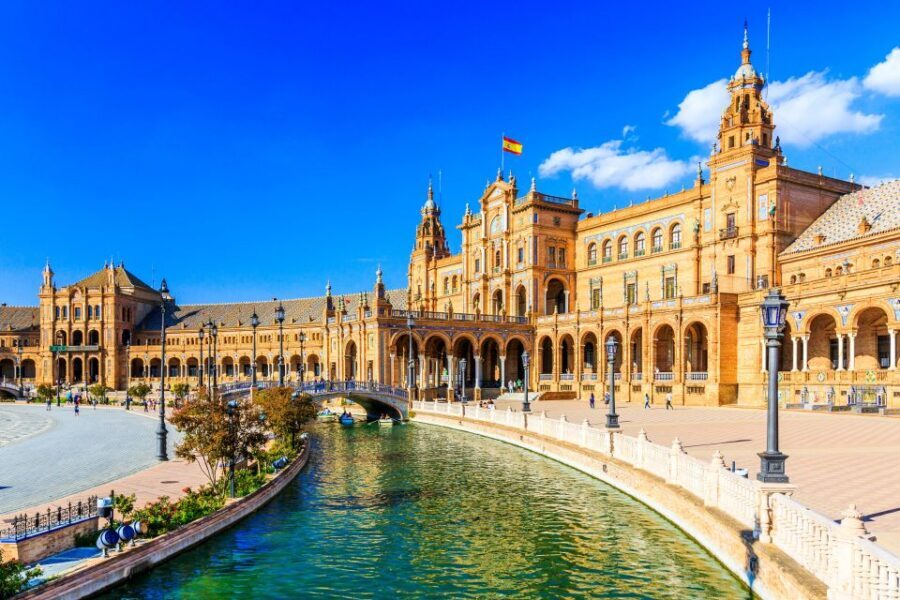 Seville: Authentic and Romantic Horse-Drawn Carriage Ride - What to Bring (So the Short Ride Feels Comfortable)