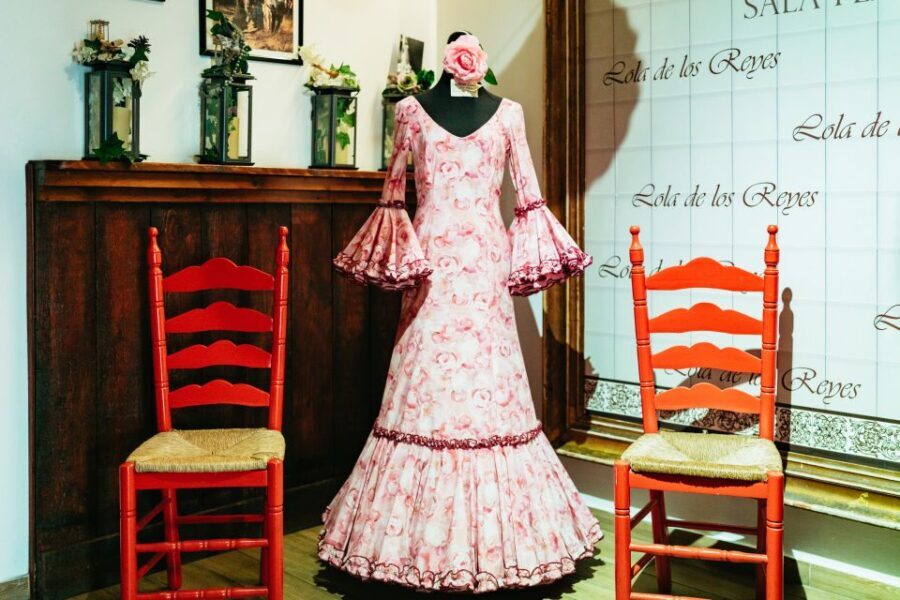 Seville: Baraka Sala Flamenca Show with Drink in Triana - Price and value: what you get for $32