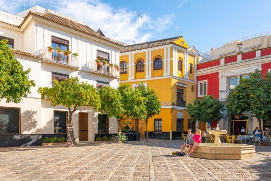 Seville: Barrio de Santa Cruz Small Group Walking Tour - Santa Cruz walking tour quick hits (what matters most)