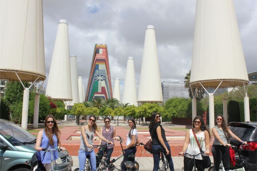 Seville: Bike Rental - Who this bike rental suits best in Seville