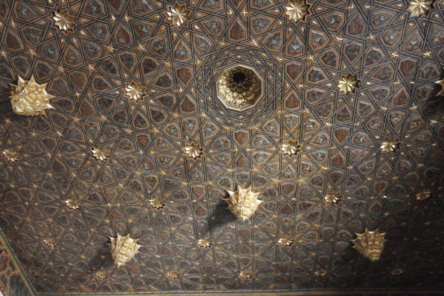 Seville: Casa de Pilatos and Condesa de Lebrija Palace Tour - Skip-the-line access and private-group pacing: what it changes for you