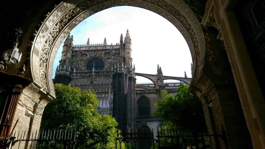 Seville: Cathedral & Alcázar Guided Tour with River Cruise - Price and logistics: where $81 really goes in your day