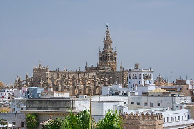 Seville Cathedral and Giralda Tower Guided Tour - Small-group pacing: why the group size matters