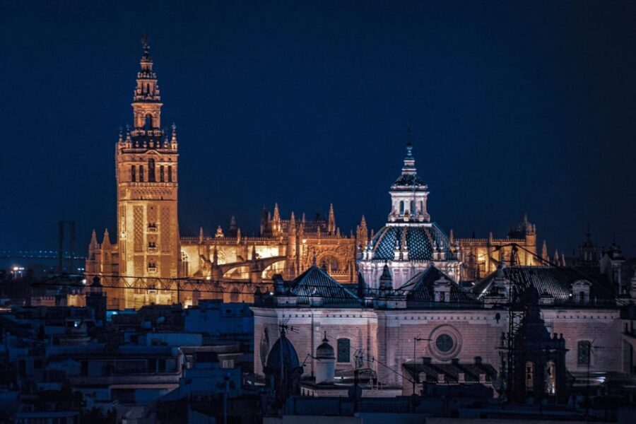 Seville: Cathedral and Giralda Tower Guided Tour and Tickets - What the Guide Actually Helps You See