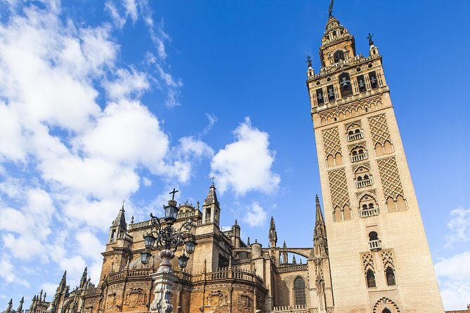 Seville: Cathedral & Giralda Guided Tour with Tickets - Key reasons this tour works