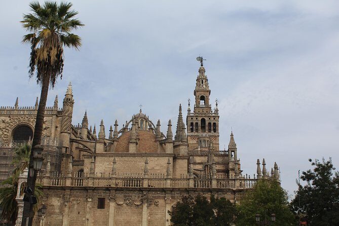 Seville Cathedral & Giralda tour with Priority Tickets - Inside the Cathedral: Murillo, Altars, and the Big Interior Feel