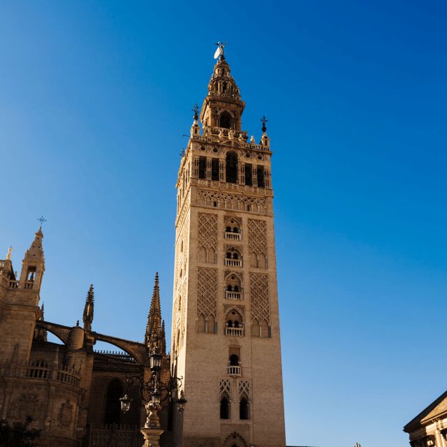 Seville: CATHEDRAL TINY GROUP SKIP THE LINE - A 90-minute flow that keeps the Cathedral from feeling overwhelming
