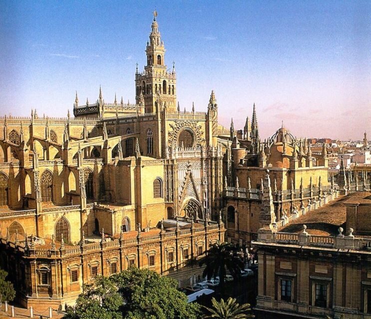 Seville: City of Queens, Nuns, Sex Work & Witches - Calle Susona, Callejón del Agua, and the tight streets of Santa Cruz