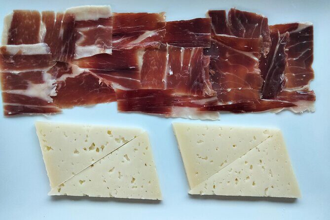Seville: Cruise along the Guadalquivir River with appetizer - Key things to know before you go