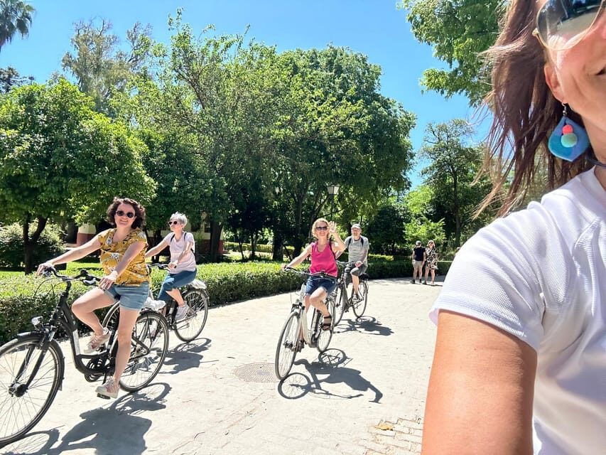 Seville: Dutch Highlights Tour - Your Dutch-speaking guide: why the language matters