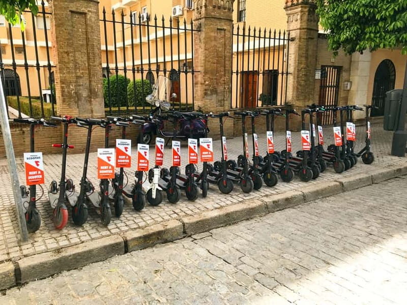 Seville: Electric Bike City Tour - The real secret: guides make the difference