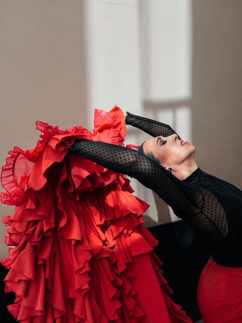 Seville: Enjoy a class of approach to flamenco - How a 1-Hour Flamenco Approach Class Actually Feels in Seville