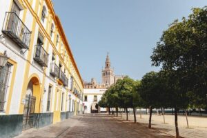 Seville Exclusive Beat the Crowds Guided Alcazar Before Opening - Royal Alcázar of Seville: Quiet Rooms First, Big Stories Second
