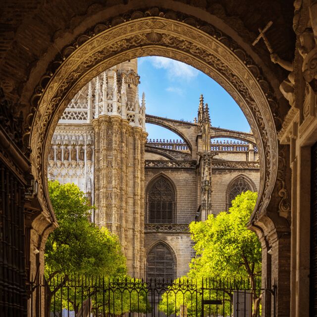 Seville: Fast Track Cathedral Giralda Tower Last minute Tour - Inside Seville Cathedral: what you actually get in the guided hour