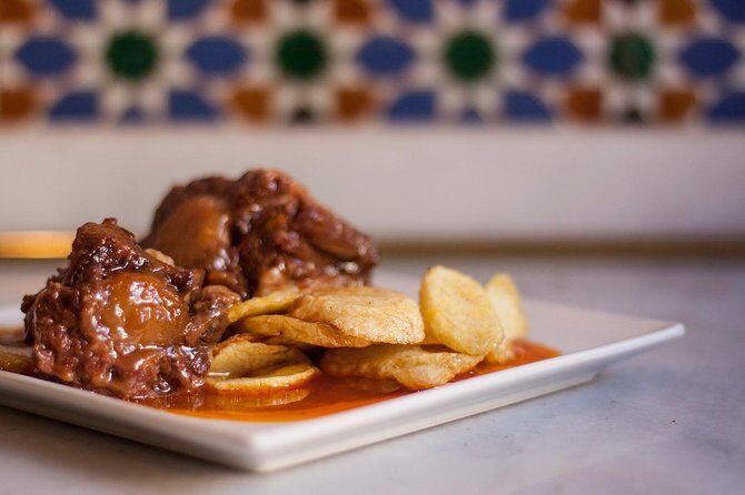 Seville Food Tour: Vermut, Churros & 10+ Tasty Local Dishes - Meeting at Plaza del Salvador and Getting Set for an Evening Out