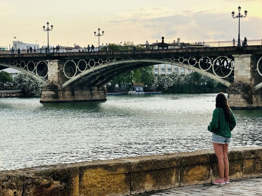 Seville FullDay Tour: Alcázar, Cathedral + Triana & Flamenco - Seville Cathedral and Giralda: towers, tombs, and the skyline view