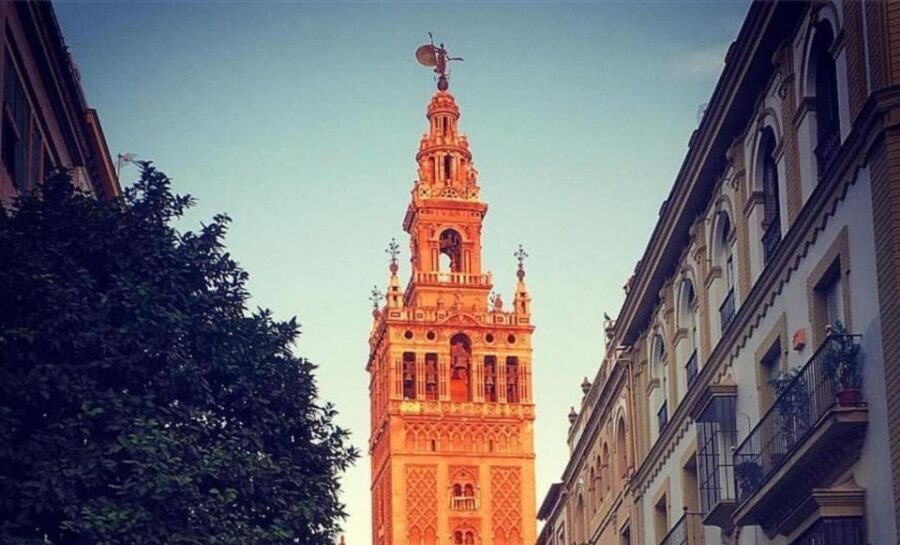 Seville: Guided Tour of Cathedral of Seville & Giralda Tower - Seville Cathedral and Giralda: why this guided combo makes sense
