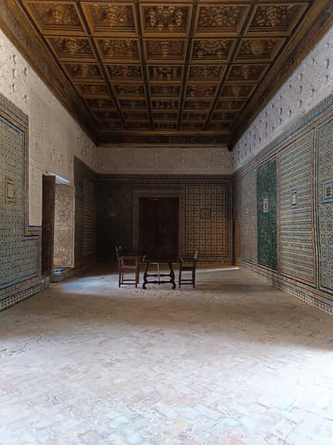 Seville: Guided visit of the Casa de Pilatos with entrance tickets - When rain or construction affects your visit