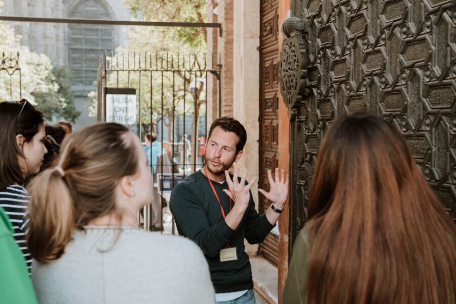 Seville: Guided Walking Tour with Optional Breakfast - Key things to know before you go