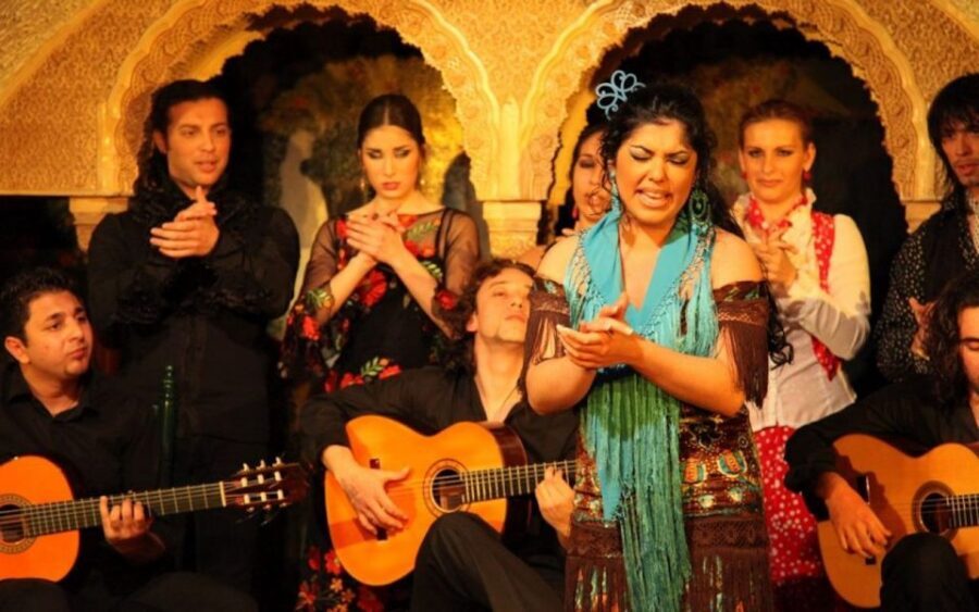 Seville: Half-Day Flamenco & Tapas Night - The photo deal: free memories with a real finish