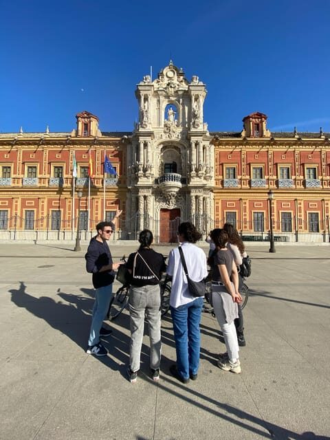 Seville: Highlights Bike Tour - Plaza de España and Parque de María Luisa: the main photo payoff