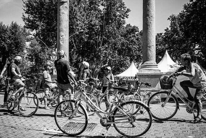 Seville Highlights Bike Tour (English) - Real Fabrica de Tabacos, San Telmo, and Plaza de América