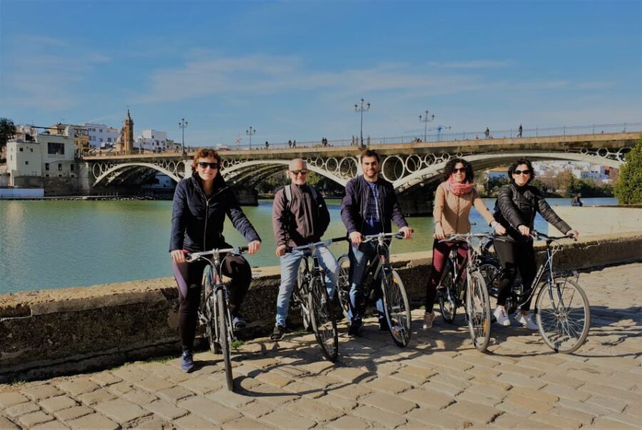 Seville: Highlights Bike Tour with Local Guide - Getting Oriented Fast: Why Bike Sightseeing Fits Seville