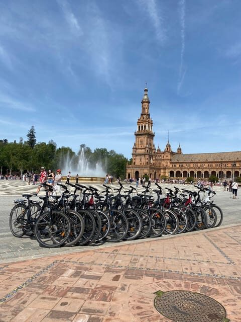Seville: Highlights City Bike Tour - Meeting point and how the 3-hour ride flows