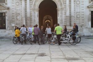 Seville: Historic Center Bike Tour - Macarena, Puerta de Córdoba, and the Alcázar After 1868
