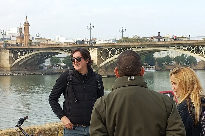 Seville In Season- City Highlight Tour - A 3-hour bike tour that helps you place Seville in your head