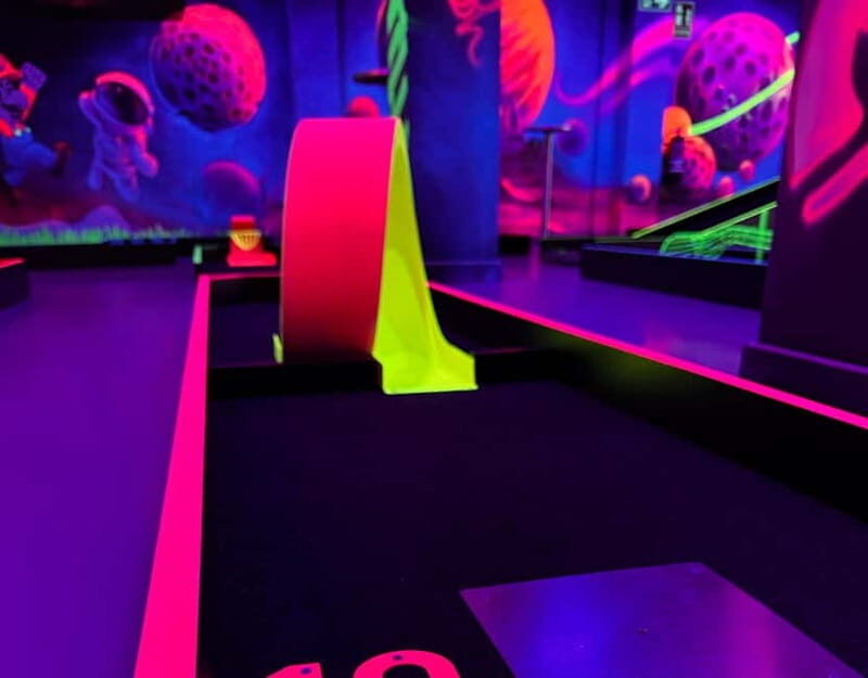 Seville: Indoor UV 18 hole Minigolf Experience - Drinks, Seating, and Turning It Into a Proper Break