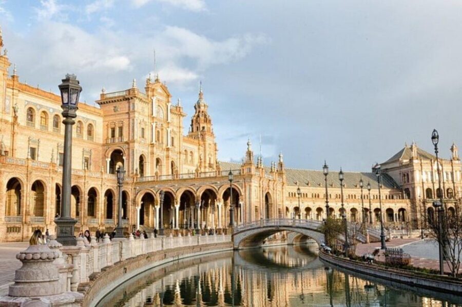 Seville : Jewish Quarter & Santa Cruz Walking Tour - Plaza Alfaro and Calle Susona: Courtyards and Narrow Streets That Tell the Truth