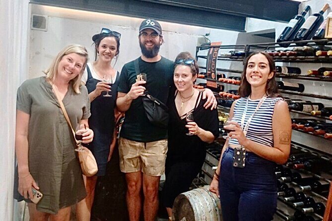 Seville Jewish Quarter Small Group Tour with Tapas and Drinks - Plaza del Triunfo start: setting the map and the Alcázar connection